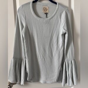 NWT-CHASER Size Med Bell Sleeve Top Light Green